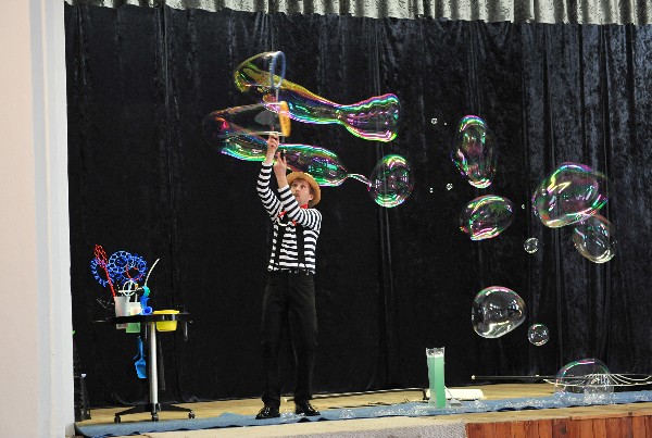  ... BubbleShow Pavel Roller